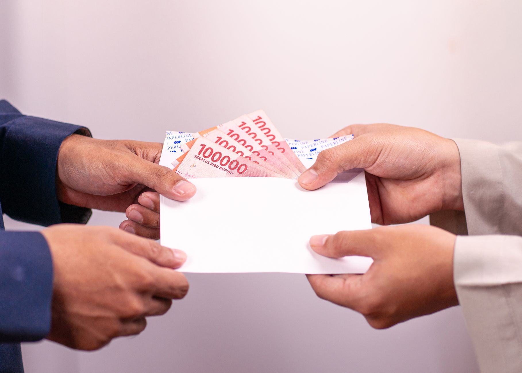 envelope exchange with indonesian rupiah